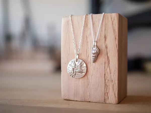 Réalisez votre pendentif en duo avec votre enfant, accompagnés par Bénédicte - Image n°3 - Wecandoo