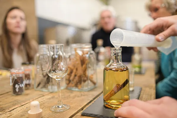 Assemblez votre rhum arrangé avec Ambroise et Éloi - Image n°3 - Wecandoo