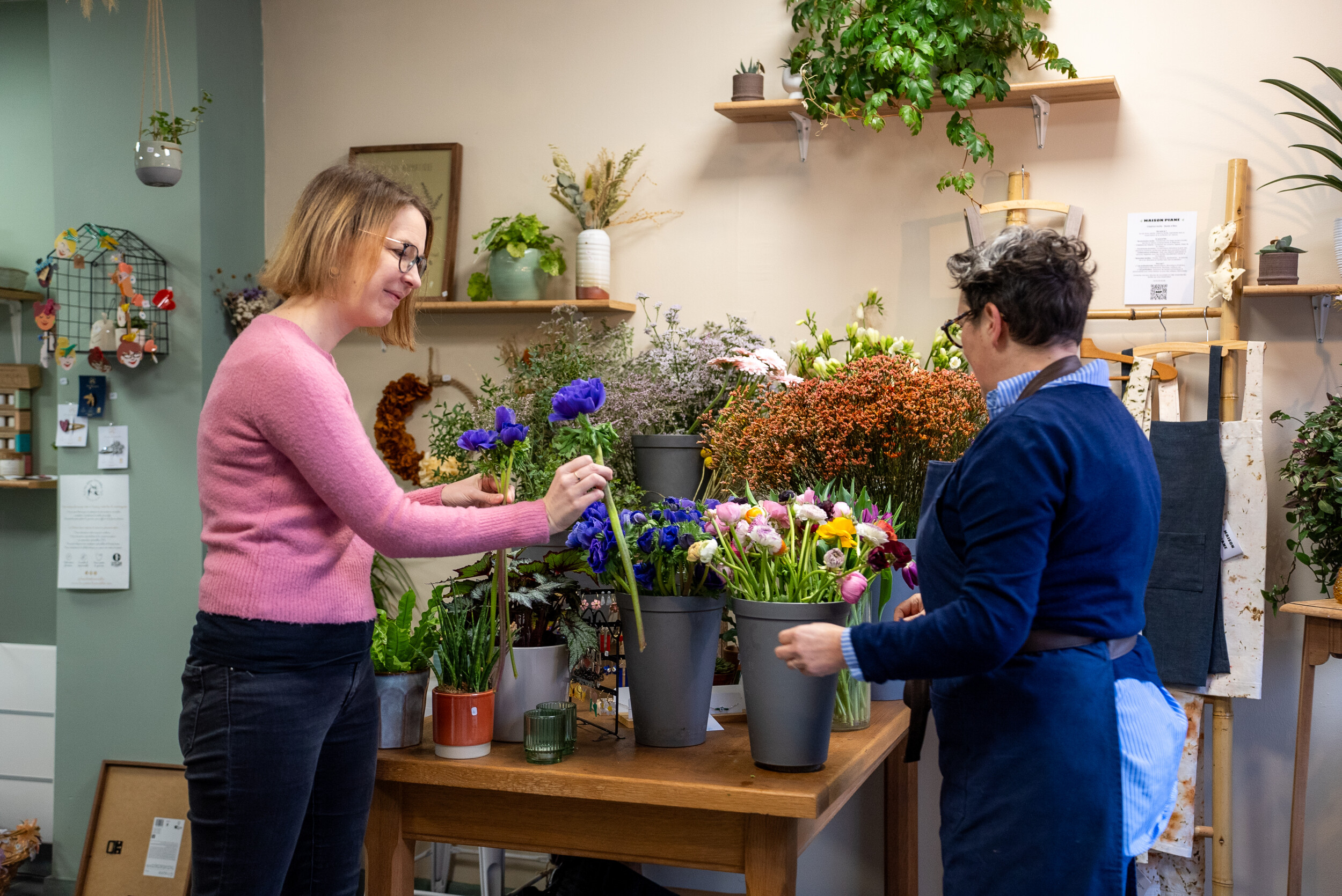 Wecandoo - Réalisez votre bouquet de fleurs fraîches avec Cathy - Image n°4