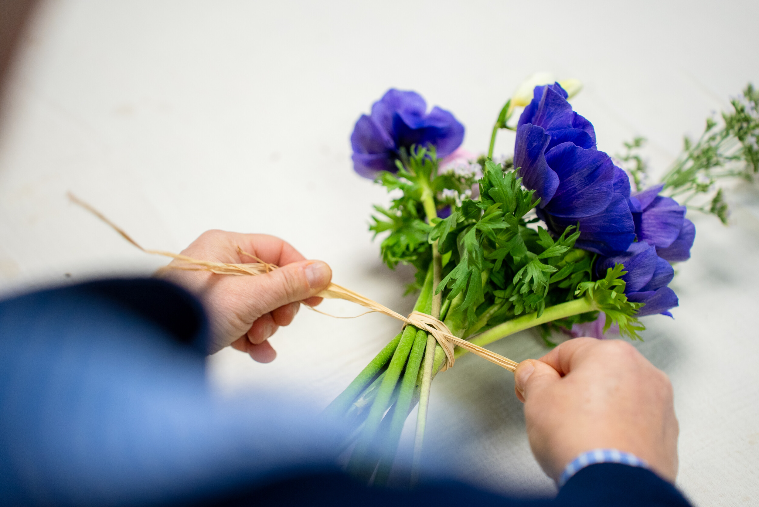 Wecandoo - Réalisez votre bouquet de fleurs fraîches avec Cathy - Image n°1