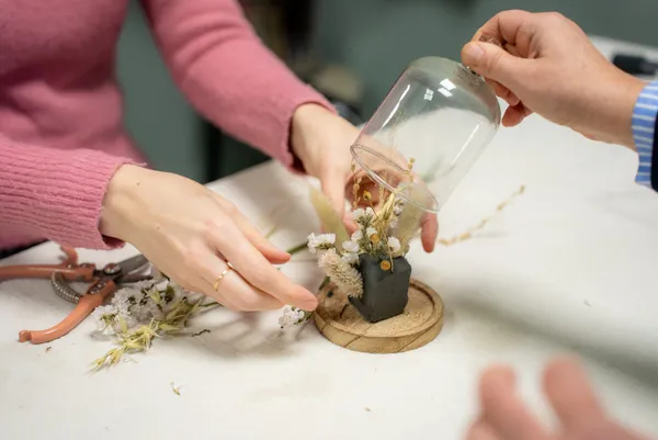Réalisez votre cloche fleurie avec Cathy - Image n°5 - Wecandoo