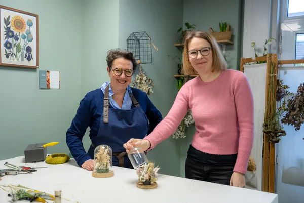 Réalisez votre cloche fleurie avec Cathy - Image n°3 - Wecandoo