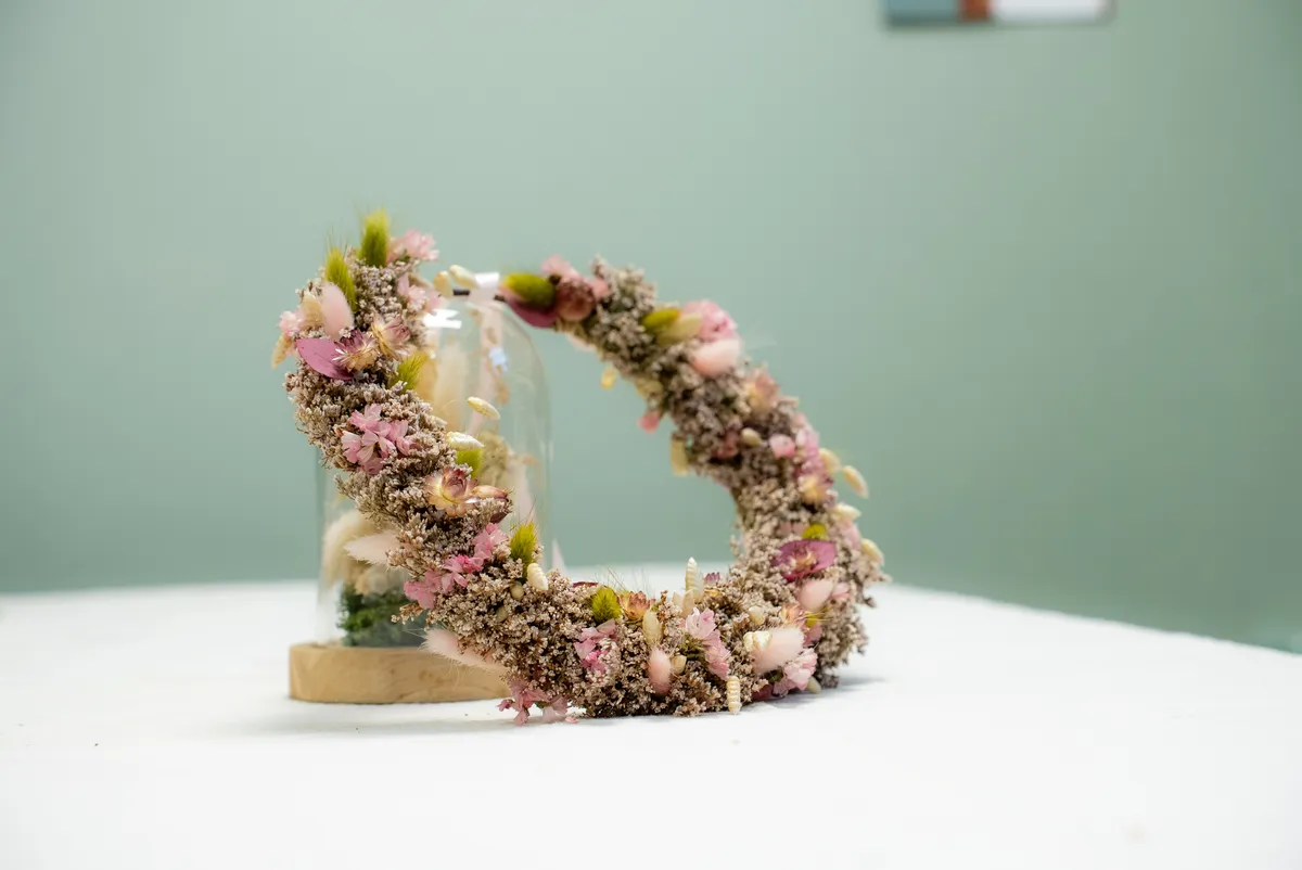 Réalisez votre couronne de fleurs séchées