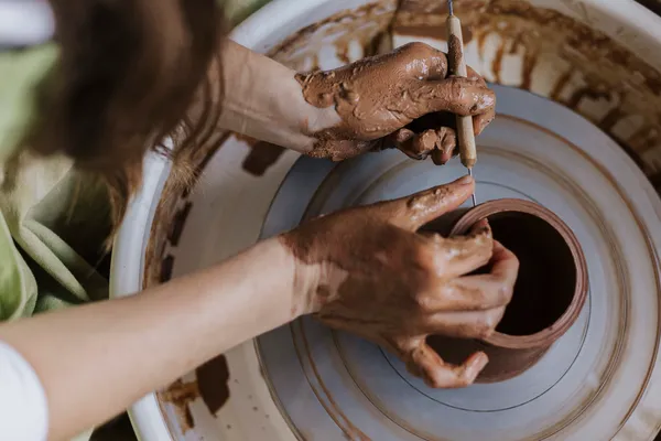 Initiez-vous au tour de potier avec Roxane - Image n°5 - Wecandoo