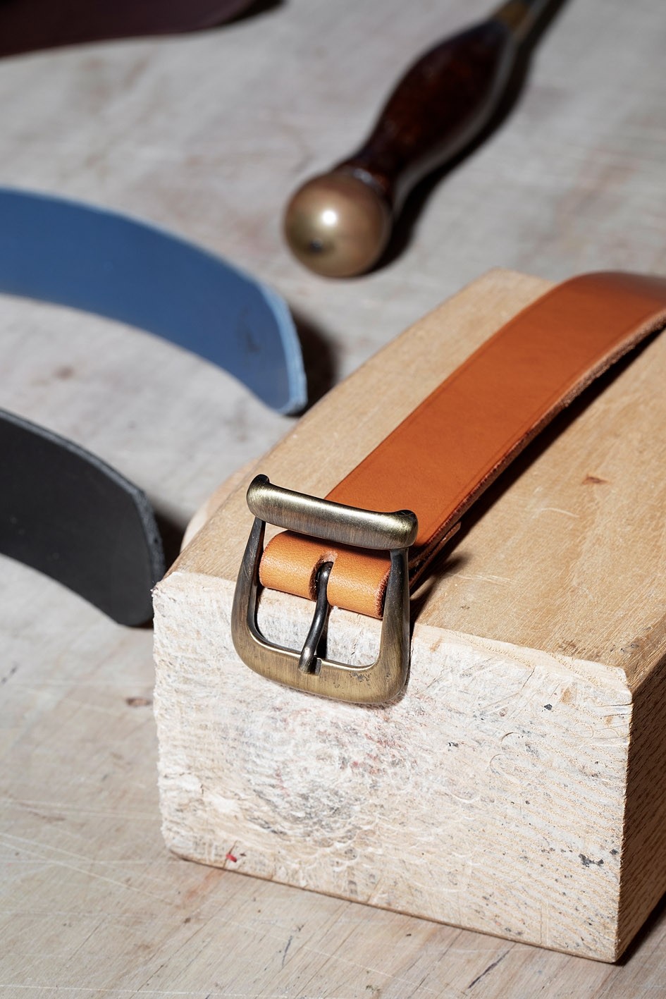 Réalisez votre ceinture en cuir au point sellier