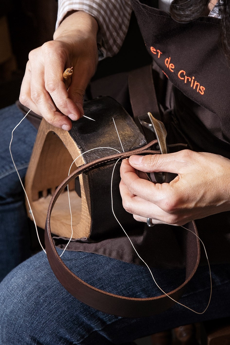 Wecandoo - Réalisez votre ceinture en cuir au point sellier avec Stéphanie - Image n°7