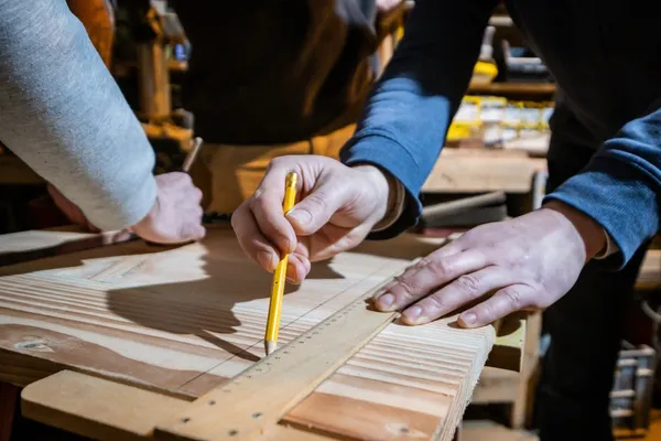 Réalisez votre lampe en bois avec Quentin - Image n°2 - Wecandoo