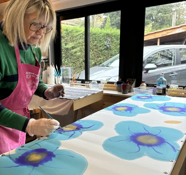Découvrez la peinture sur soie avec Valérie - Image n°2 - Wecandoo