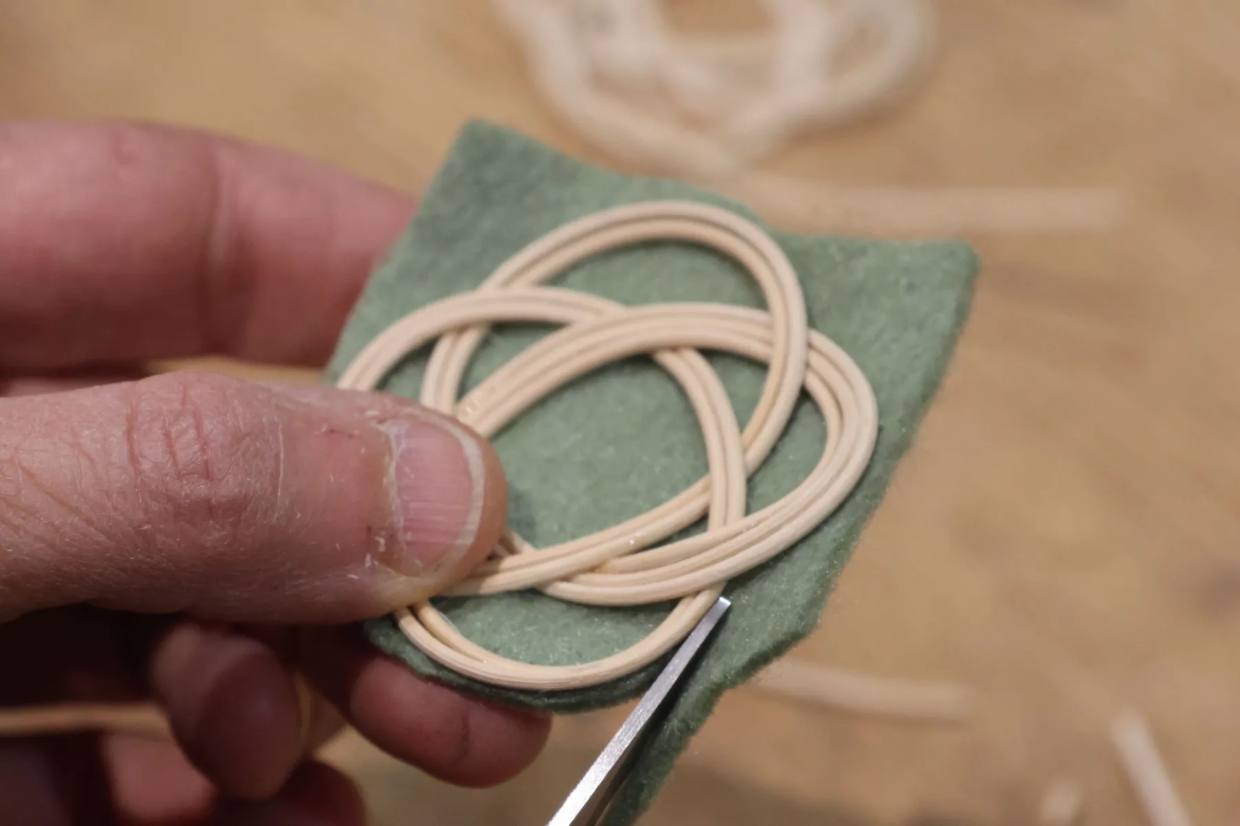 Réalisez vos bijoux en rotin avec Anna - Afbeelding nr. 4 - Wecandoo