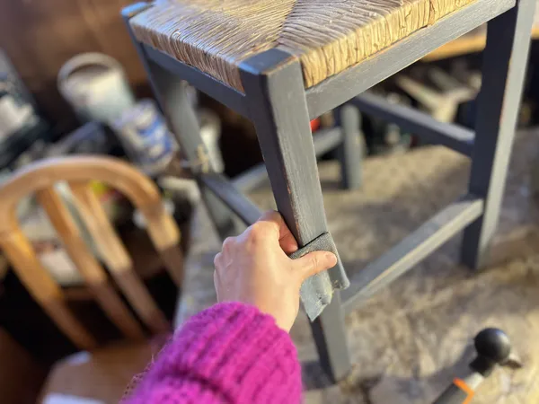 Apprenez l'art de patiner un meuble avec Cécile - Image n°4 - Wecandoo