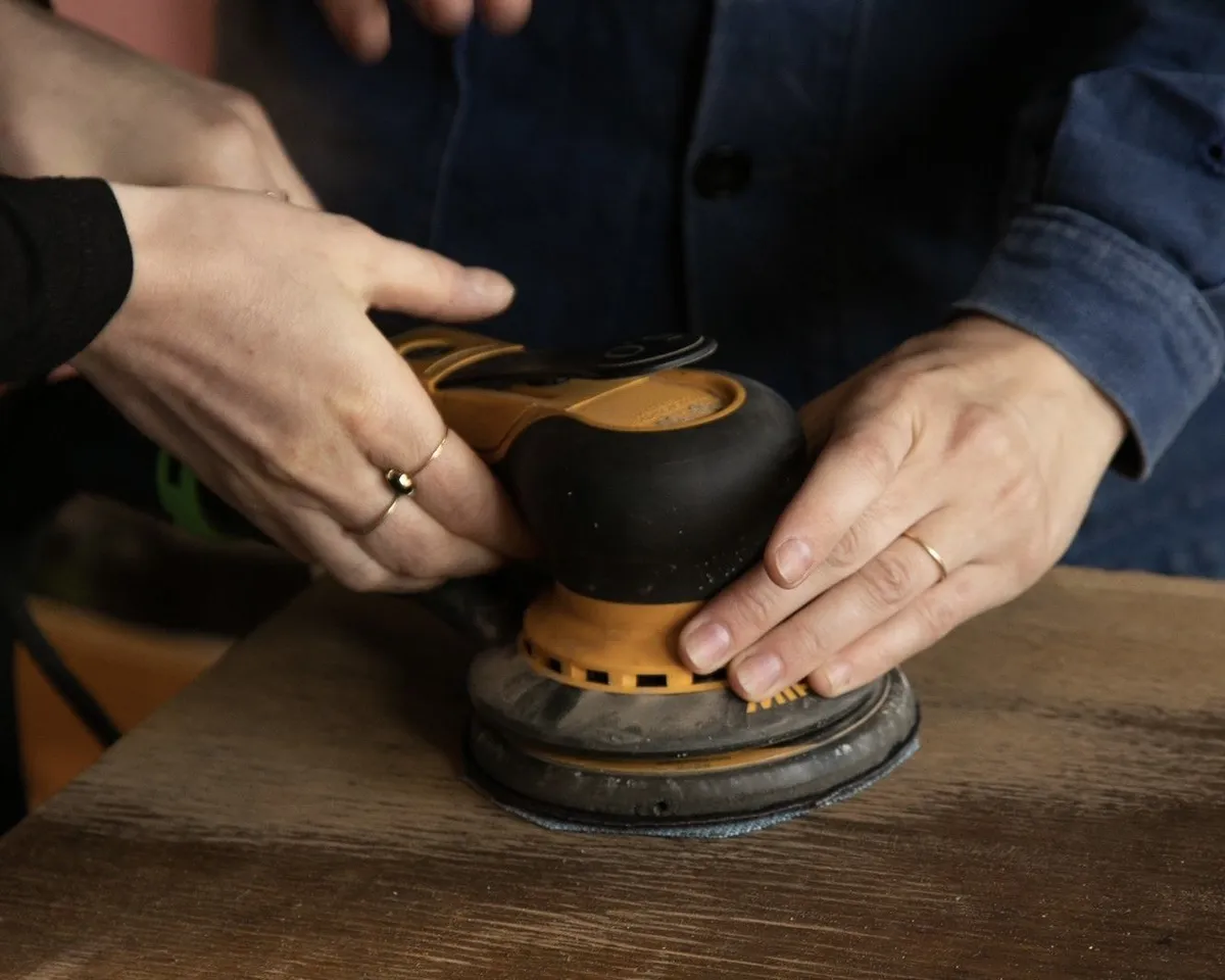 Apprenez l'art de patiner un meuble