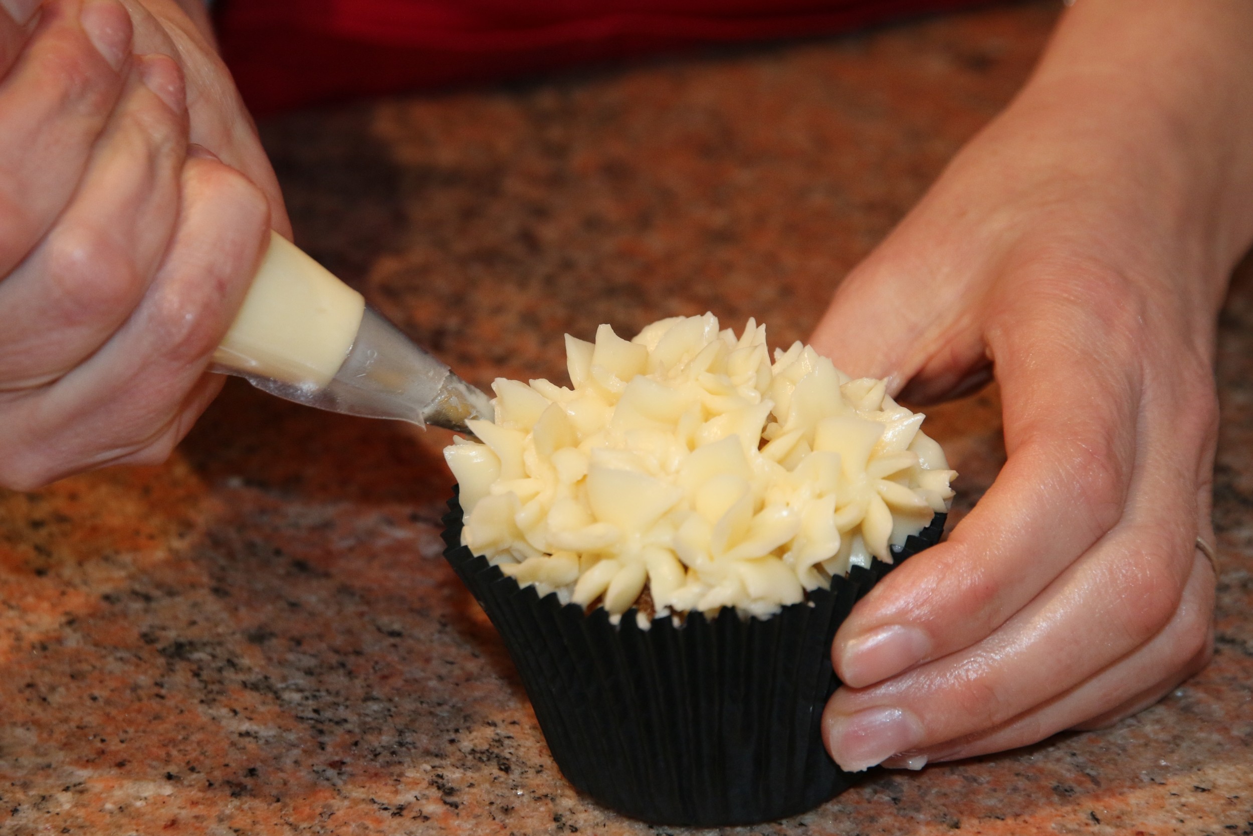 Wecandoo - Réalisez vos cupcakes gourmands avec Chiara-Esmeralda - Image n°4