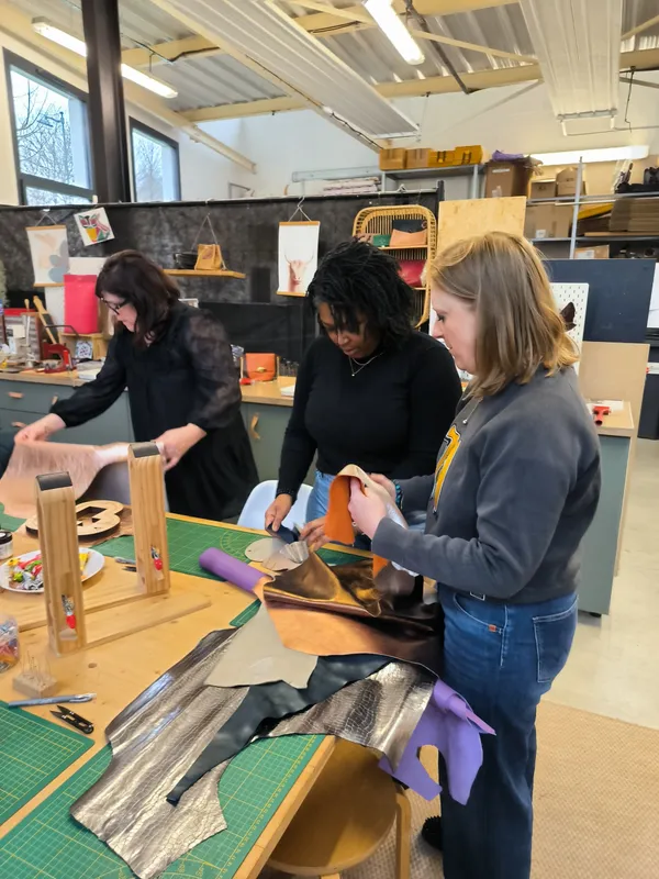 Créez votre sac pochette en cuir - Afbeelding nr. 2 - Wecandoo