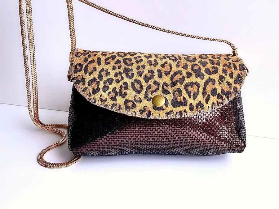 Réalisez votre sac en cuir avec Virginie - Image n°1 - Wecandoo