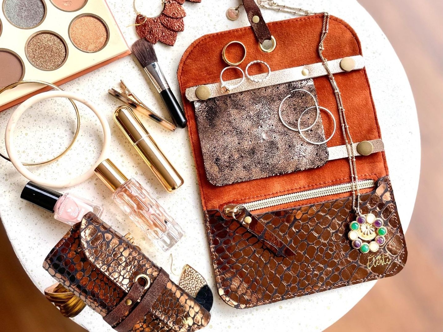 Réalisez votre pochette à bijoux