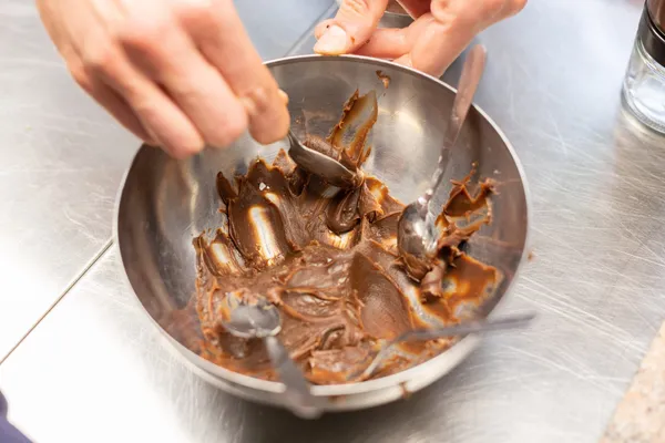 Créez votre pâte à tartiner et vos brigadeiros avec votre enfant - Image n°4 - Wecandoo