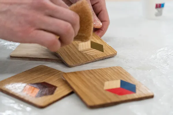 Réalisez vos dessous de verres en marqueterie de bois avec Alan - Afbeelding nr. 2 - Wecandoo