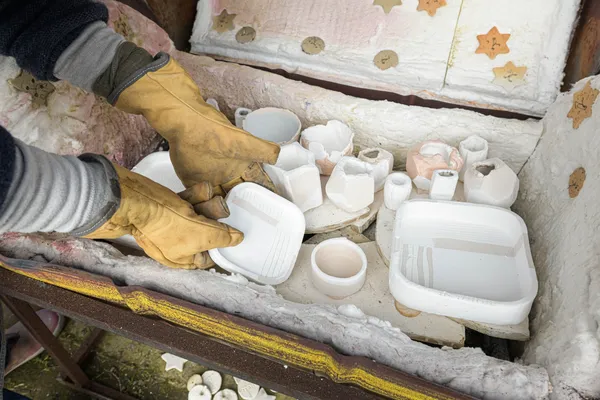 Découvrez la technique du raku avec Laure - Image n°3 - Wecandoo