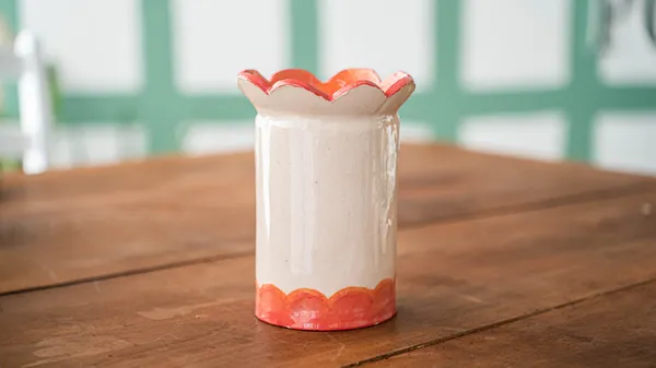 Initiez-vous à la peinture sur céramique avec Sandrine - Image n°1 - Wecandoo