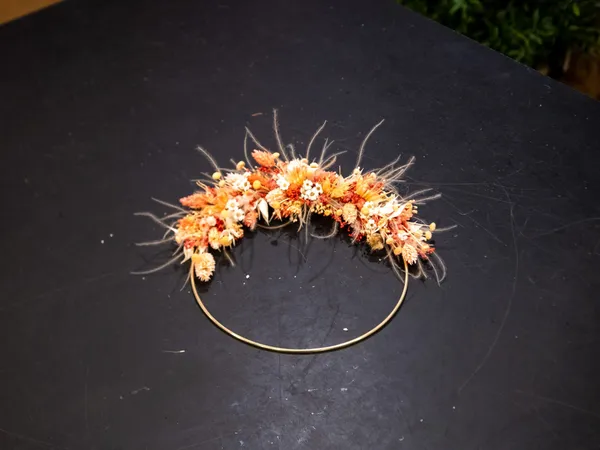 Réalisez votre couronne de fleurs avec Nathalie - Afbeelding nr. 2 - Wecandoo