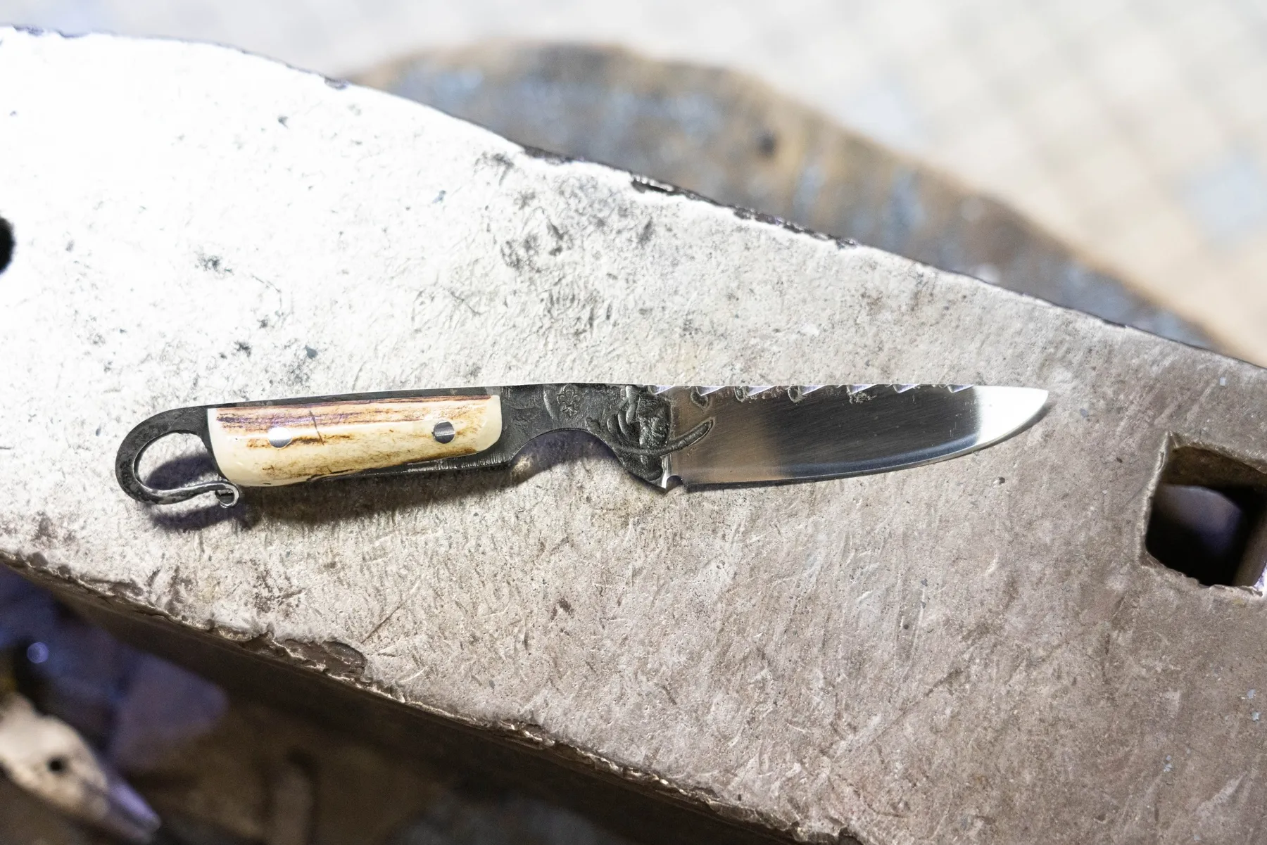 Forgez votre couteau et réalisez son fourreau avec Pascal - Image n°1 - Wecandoo