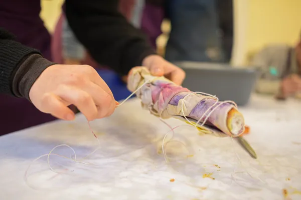 Réalisez votre paire de housses de coussin en écoprint avec Mélissa - Image n°4 - Wecandoo