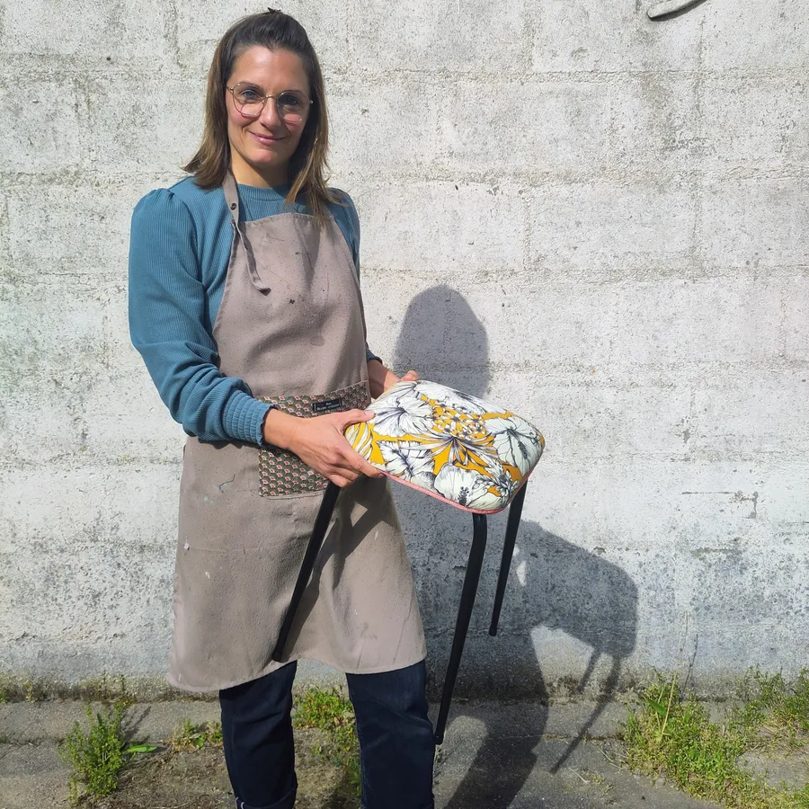 Tapissez votre tabouret vintage - Image n°1 - Wecandoo