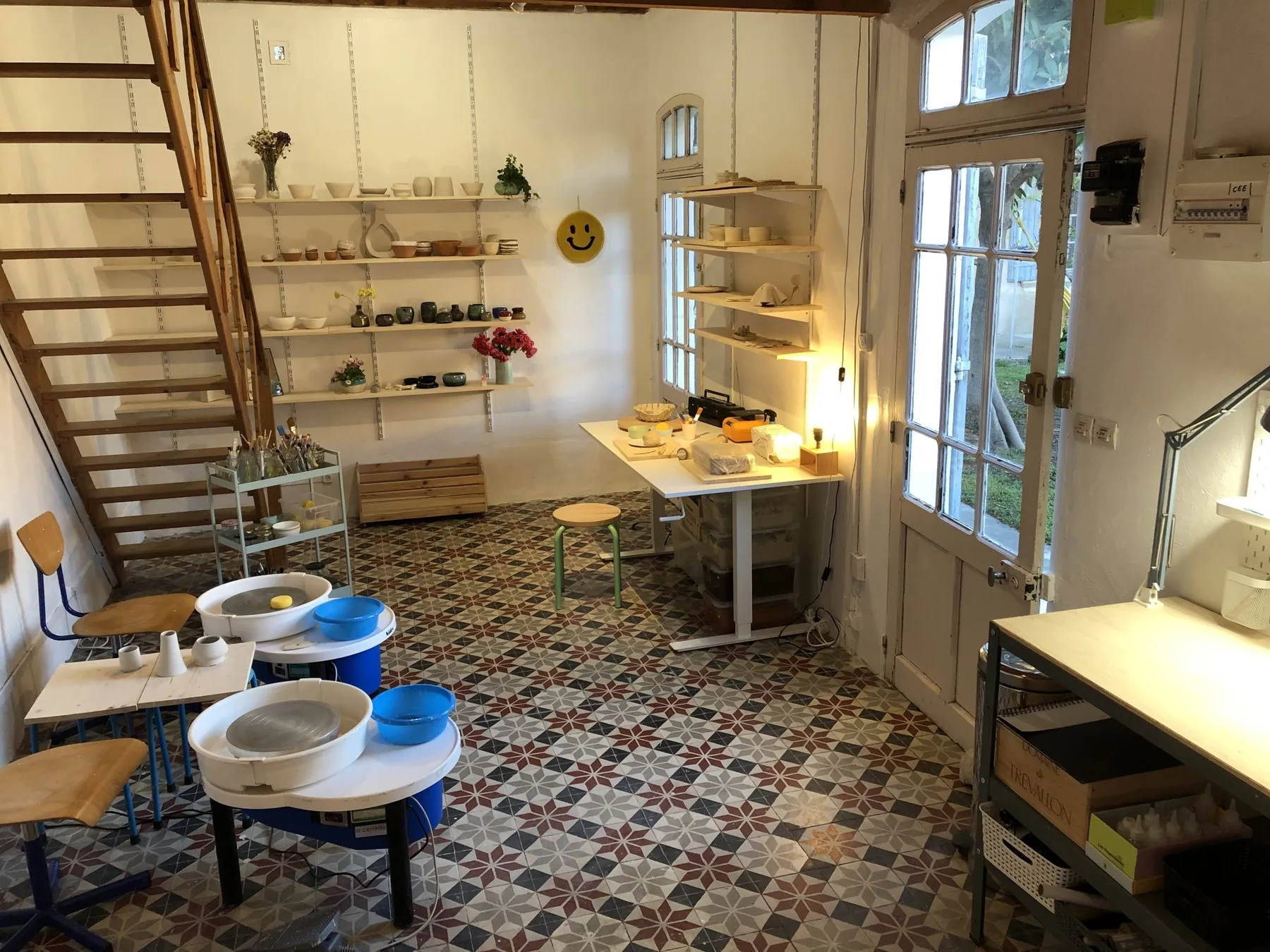 Modelez et décorez vos propres assiettes avec Perrine - Afbeelding nr. 4 - Wecandoo