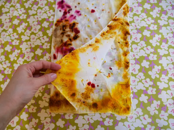 Réalisez votre foulard en soie en teinture végétale avec Mélissa - Afbeelding nr. 2 - Wecandoo