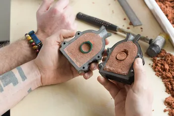 Réalisez votre bague en argent en fonte au sable