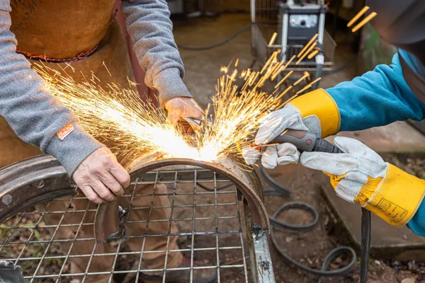 Réalisez votre lampe en métal sur une journée avec François - Image n°2 - Wecandoo