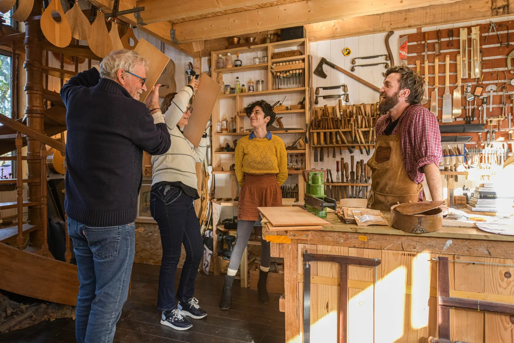 Découvrez le métier de luthier avec Joachim - Image n°1 - Wecandoo