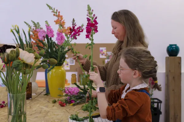 Réalisez des bouquets de fleurs fraîches en duo avec votre enfant accompagnés par Alice - Afbeelding nr. 5 - Wecandoo
