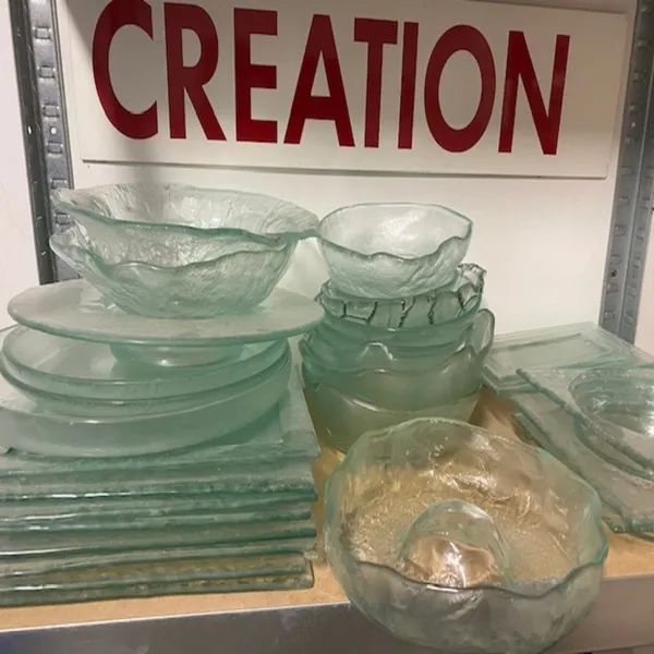 Réalisez votre duo de bols ou d'assiettes à dessert/apéro en verre thermoformé - Image n°1 - Wecandoo