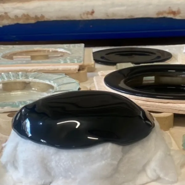 Réalisez votre duo de bols ou d'assiettes à dessert/apéro en verre thermoformé - Image n°3 - Wecandoo