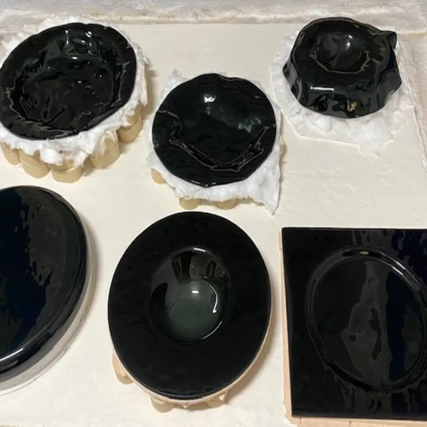 Réalisez vos 8 assiettes en verre thermoformé - Image n°1 - Wecandoo