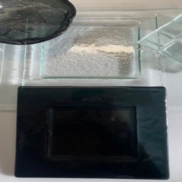 Réalisez votre duo de grandes assiettes en verre thermoformé - Image n°2 - Wecandoo