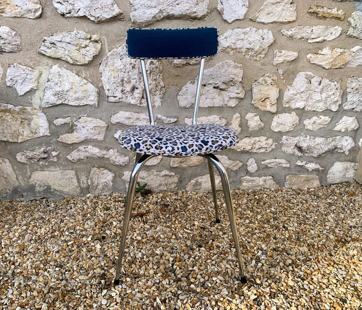 Tapissez votre chaise en formica
