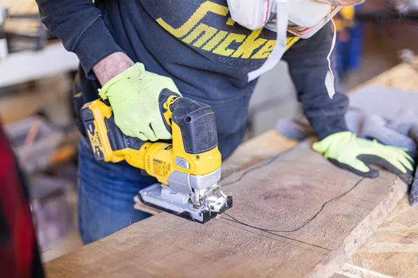 Fabriquez votre planche à découper avec Nicolas - Image n°2 - Wecandoo