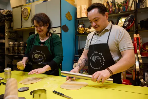 Réalisez vos viennoiseries bicolores avec Fanny - Image n°2 - Wecandoo