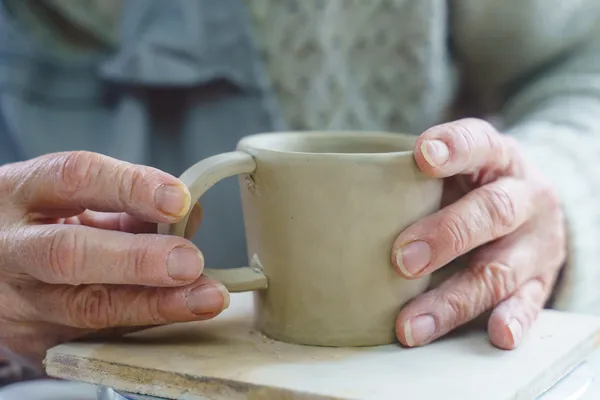 Modelez votre set à café ou à thé avec Caroline - Image n°5 - Wecandoo