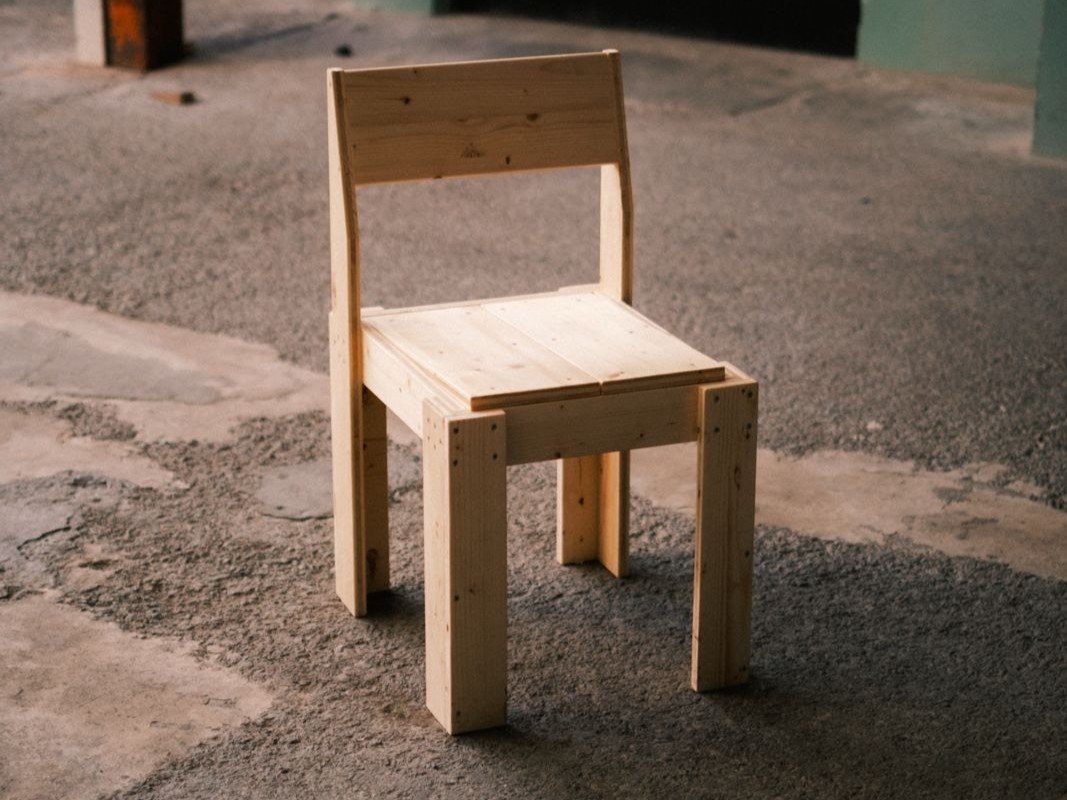 Fabriquez votre chaise brutaliste - 4J