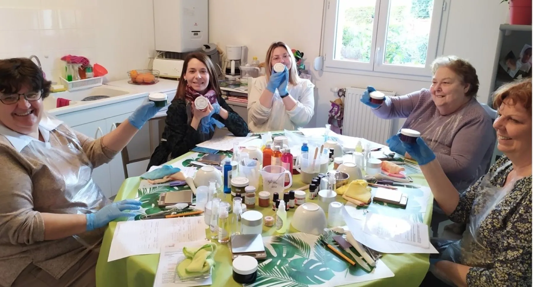 Réalisez un masque pour le visage et une gelée exfoliante avec Séverine - Image n°3 - Wecandoo