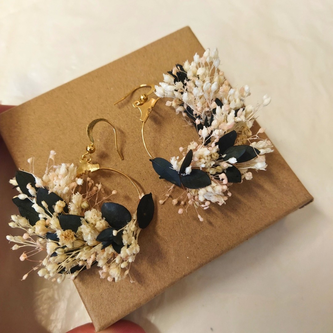 Wecandoo - Créez vos boucles d'oreilles en fleurs - Image n°1