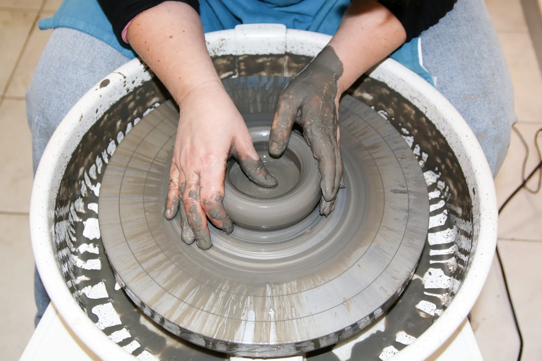 Initiez-vous au tour de potier avec Karen - Image n°5 - Wecandoo