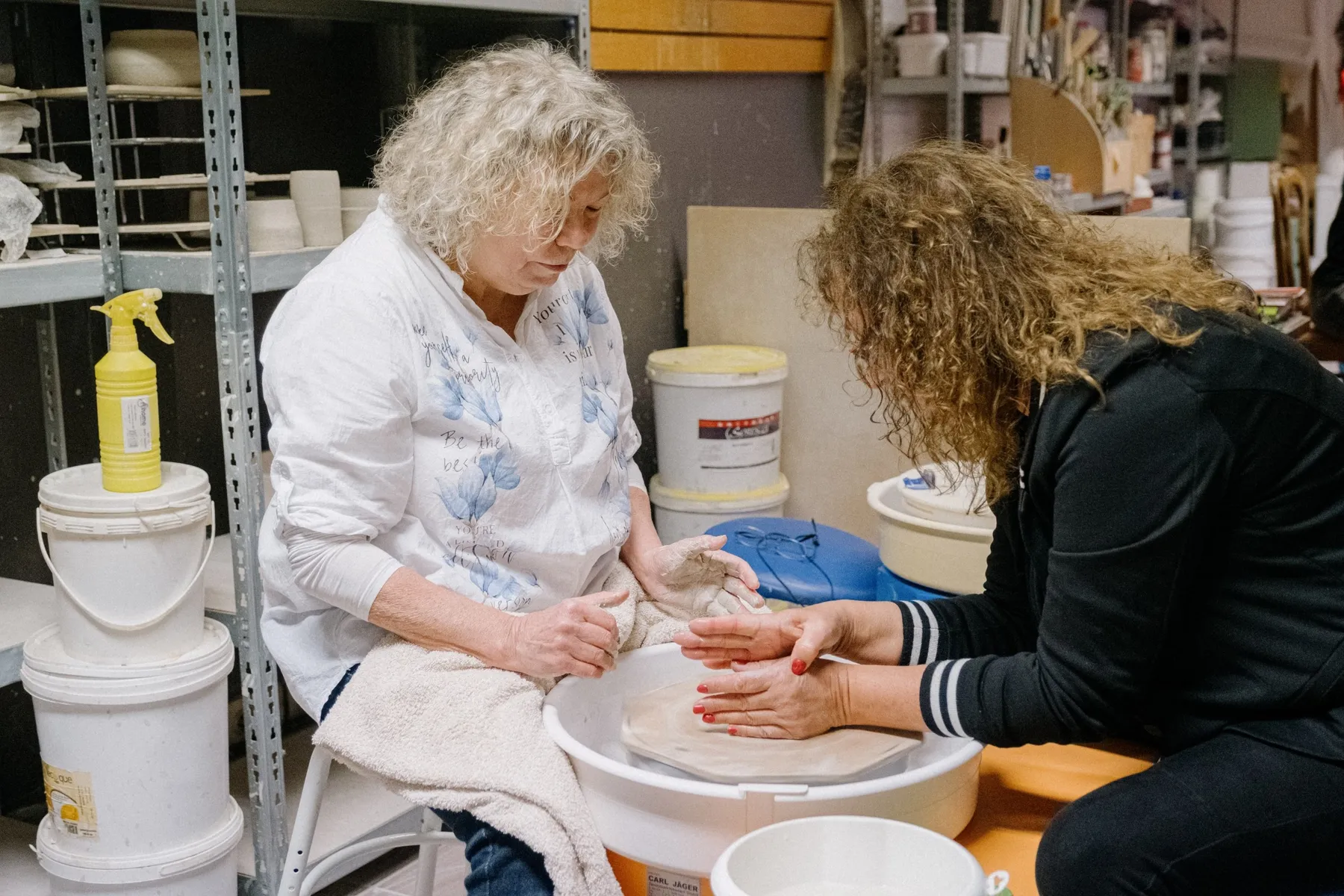 Initiez-vous au tour de potier avec Nathalie - Image n°3 - Wecandoo