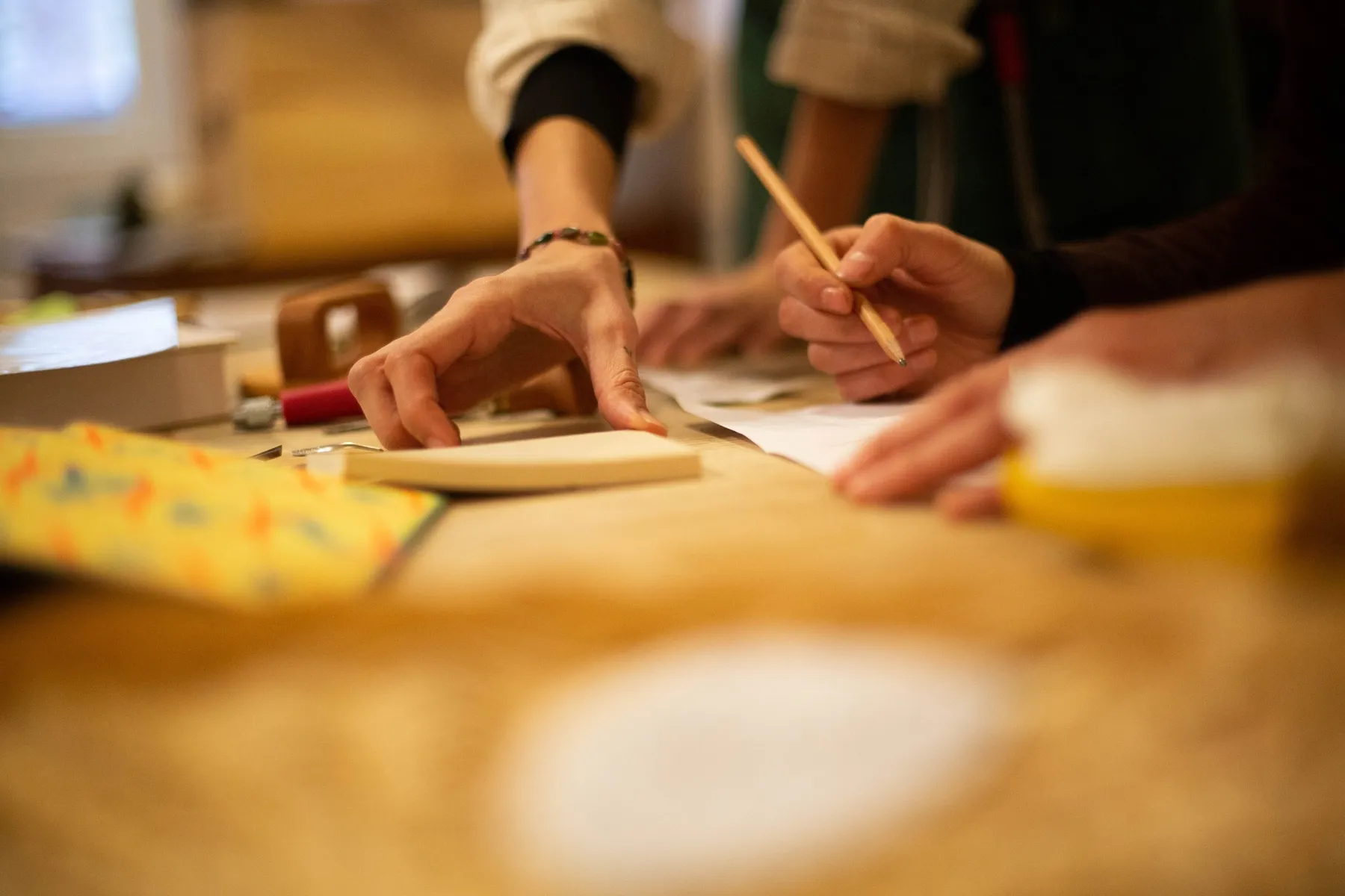 Gravez votre blason familial avec votre enfant accompagnés par Chien-han - Afbeelding nr. 5 - Wecandoo