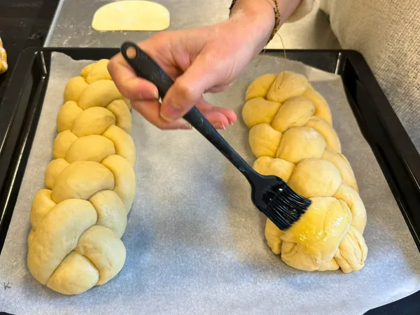 Préparez une challah traditionnelle avec Jonathan - Afbeelding nr. 3 - Wecandoo