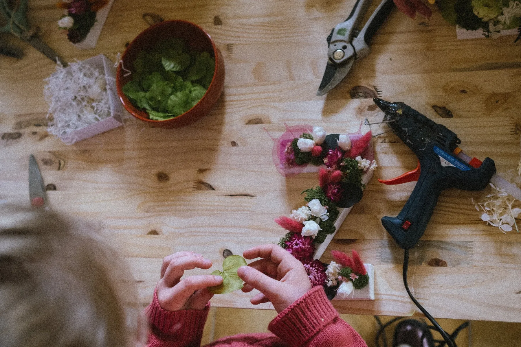 Réalisez vos lettres fleuries en duo avec votre enfant accompagnés par Auréa - Image n°2 - Wecandoo