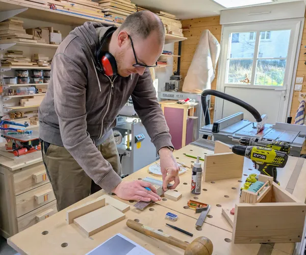 Réalisez votre mangeoire tipi avec Corinne - Image n°4 - Wecandoo